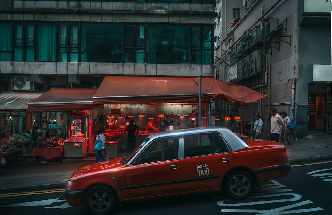 多次被拍到手背发黑，特朗普发展到哪个程度了？